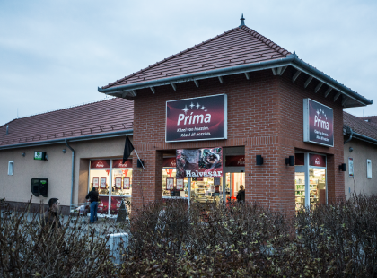 Az arab tulajdonos leszedette a karácsonyi díszeket a zsámbéki CBA-ban!