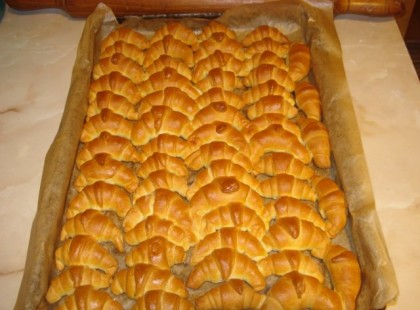 Dédanyáink így sütötték az isteni finom házi kiflit!