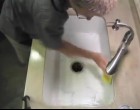 Tisztább lesz a fürdőszoba, mint új korában! 12 zseniális trükk, amire sose gondolnál!