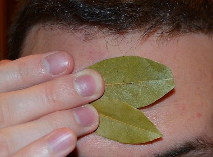 Ez történik, ha a homlokunkra babérlevelet teszünk! Elképesztő!