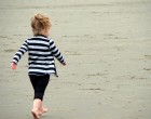 A GYÁSZOLÓ NŐ RÁKIABÁL A KISLÁNYRA, AZTÁN PÁR HÉT MÚLVA OLYAN DOLGOT TUD MEG, HOGY NAGYON MEGBÁNJA