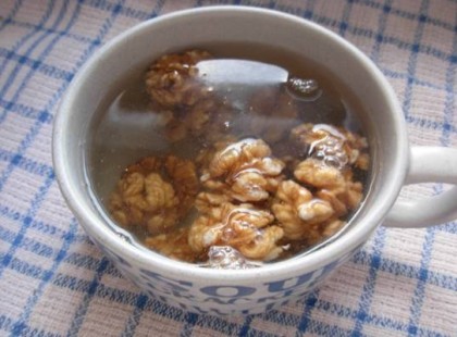 Minden dohányosnak ismerni kell ezt a receptet, melyhez csupán egy dióra, és egy pohár vízre lesz szükség!