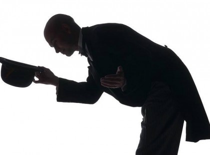 Ma ( kedd délután 17 órakor) a 11 éves lányom az iskolából hazafelé (Budajenőről) rossz Volánbuszra szállt fel. Amikor észrevette, szólt a sofőrnek, hogy rossz buszon van és a következő megállóban le szeretne szállni. A következő megálló a Budakeszi úton lévő Erdészlak volt.