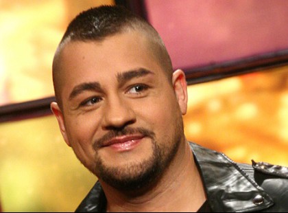 Molnár Ferenc - Caramel énekes , február 01.-én 34 éves lett. Isten éltesse sokáig!