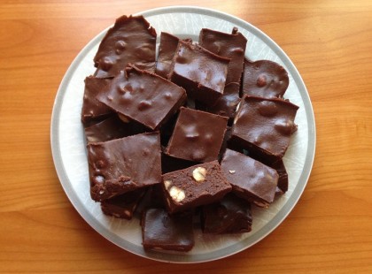 Piros mogyorós csokoládé házilag! Nekem régen ez volt a kedvencem!