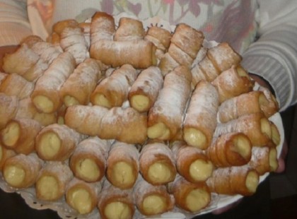 Mindenki kedvence a vaníliakrémmel töltött habroló!