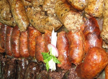 Nyomj egy lájkot, ha Te is szívesen ennél egy kis disznótorost! :) Úgy balról jobbra pontosan jó lesz. Jó sok mustárral és hagymával meg egy jó karéj kenyérrel együtt.