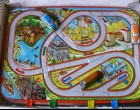 Amikor még ilyen közlekedési játékkal játszottunk meg rajta felhúzható autókkal nem pedig tabletekkel, laptopokkal és nem okos telókkal.