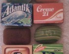 Emlékeztek még annak idején ezeket a szappanokat vittük, vettük és ezeket szerettük. Annak idején még nagyon nehezen lehetett hozzájuk jutni így azért megbecsültük, amikor éppen sikerült vagy akár csere útján szereztük meg.