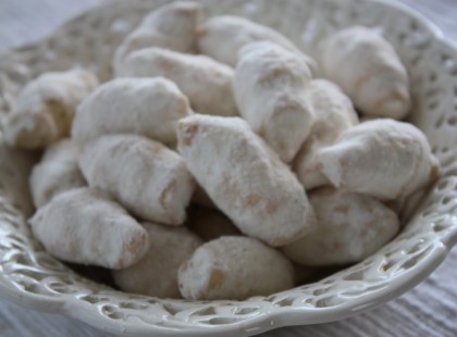 Békebeli omlós hókifli dióval, vagy lekvárral! Az igazi nagyi-élmény!