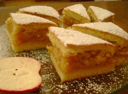 BÁMULATOS ALMÁS KAVART TÉSZTA – NAGYON EGYSZERŰ, MÉGIS FÖLSÉGES!