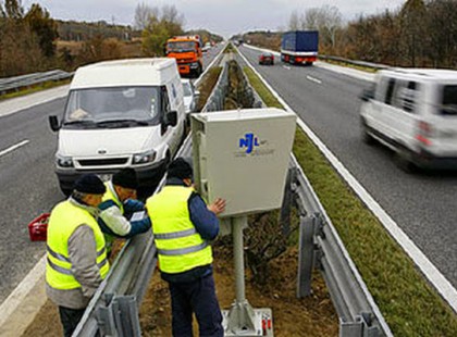 Rág vezetés közben? 200 ezer forint lesz...   még 130 fix kamerát az év végéig telepítenek!