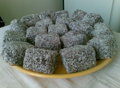 Tökéletes kókuszkocka receptje, ahogy a dédi készíti - Húsvétra tedd el a receptet! Nagyon egyszerű, nem macerás! Annyira finom, hogy máskor is így csinálom! Recept a hozzászólásoknál >>>