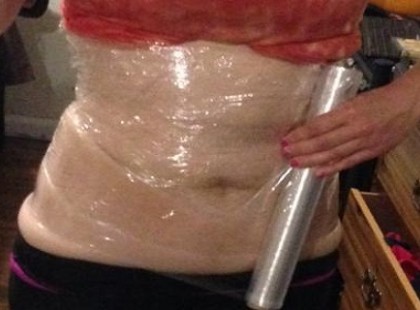 3 gyermekes édesanya folpakkot tekert a hasa köré, reggelre nem hitt a szemének.