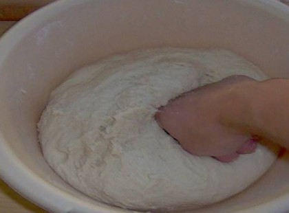 Így lesz tökéletes a kelt tésztád! Ezt a trükköt minden háziasszonynak ismernie kell!