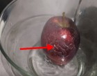 Önts forró vizet a szupermarketben vásárolt almára, meg fogsz döbbenni! Erről mindenkinek tudnia kell!