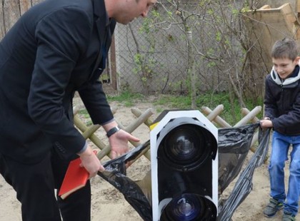 HIHETETLEN! ÍGY VÁLTOTTA VALÓRA EGY ASPERGERES KISFIÚ ÁLMÁT A MÁV