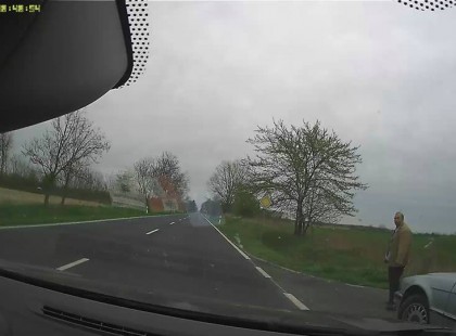 Kérlek add tovább, ha autós vagy ! Véletlenül se állj meg, ha ez az úr áll eléd