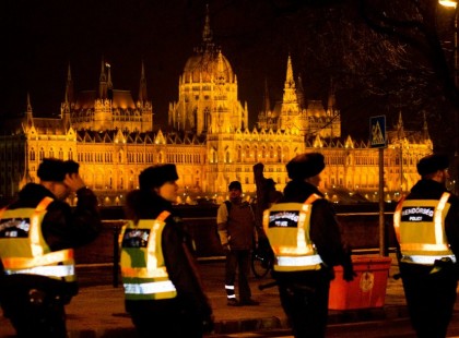 Széthordott ország