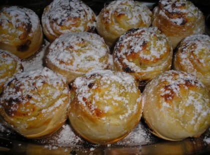 Túrós tekercs muffinsütőben sütve