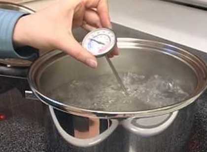 Elege volt az életből az unokának, ekkor a nagymama 3 lábast vett elő! Azóta mindent másképp lát!