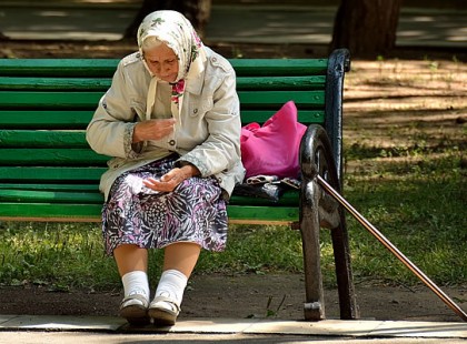 WC papírra gyűjtött az idős néni… Megható, igaz történet!