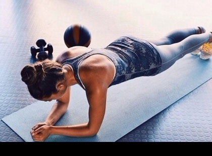 Mi fog történni, ha minden nap plank gyakorlatot végzel?