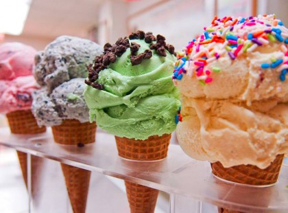 Vasárnap itt fagyizhattok féláron a Fagyi napján - 487 fagyizó csatlakozott az akcióhoz! Mutatjuk a listát, hol lesz féláron a fagyi május 8-án vasárnap .