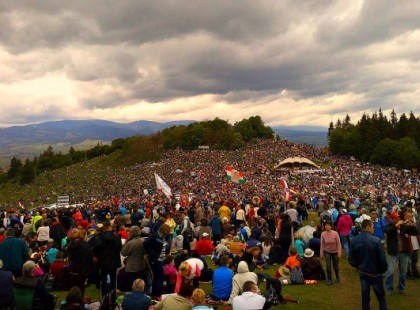 Több százezren énekelték a magyar himnuszt Csíksomlyón! – VIDEÓ