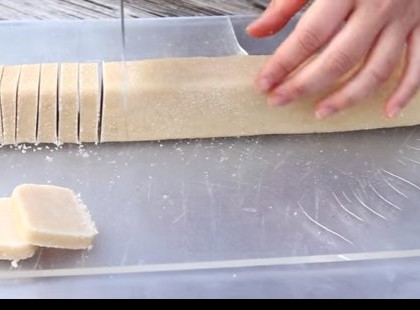 Ilyen finom kekszet még nem ettél! És csak 3 hozzávaló és 3 perc szükséges az elkészítéséhez!