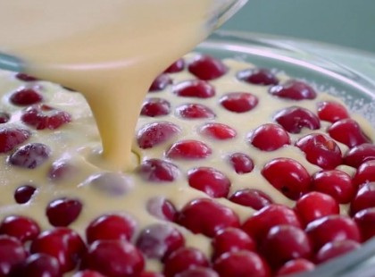 Íme a világ legjobb cseresznyés süteménye. Ha egyszer megkóstolod örökre szerelmes leszel az ízébe!