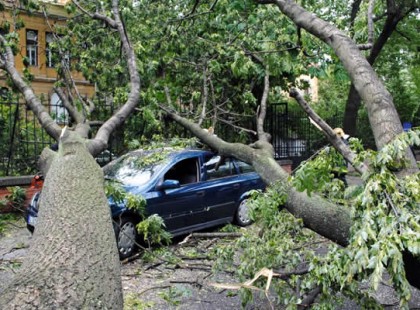 90 kilométeres szél, 2 centis jégdarabok: Ma este leszakad az ég