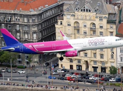 UTASSZÁLLÍTÓ ILYEN ALACSONYAN MÉG NEM REPÜLT BUDAPEST FÖLÖTT