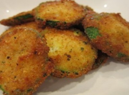 Ilyen finom még soha nem volt a rántott cukkini! Figyelj, egy különleges panírozási módszert mutatunk!