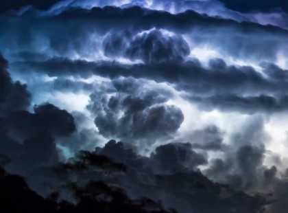 Figyelem! Itt fog zuhogni szerdán >> jég, felhőszakadás, károkozó szél jöhet! Figyelmeztetés az egész országra!