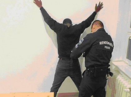 Fényes nappal, az utcán próbált elrabolni egy nőt a migráns Budapesten