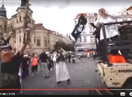 Az Iszlám Állam fegyveresei foglalták el Prága egy részét. Videó!