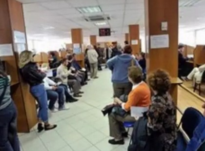 BESZÓLTAK A VIDÉKI NŐNEK A PESTI BUNKÓK, ÁM Ő REMEKÜL VÁGOTT VISSZA!