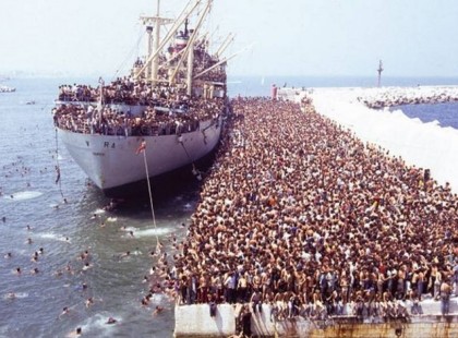 Európa az összeomlás szélén, Európa a háború küszöbén! Sokan el sem hiszitek, de a vérontás elkerülhetetlen. Szánjatok 6 percet erre a videóra! Meglátjátok miért!