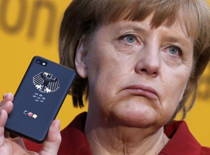 Merkel ellen támadás történt!Merkelnek menekülnie kell az országból!