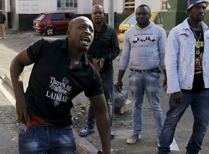 Migránsok kergették meg Brüsszelben a magyar külügyminisztert