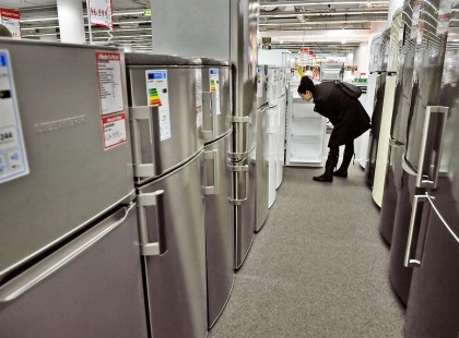 Elképesztő hír érkezett! – MINDENKI kap pénzt hűtőcserére!