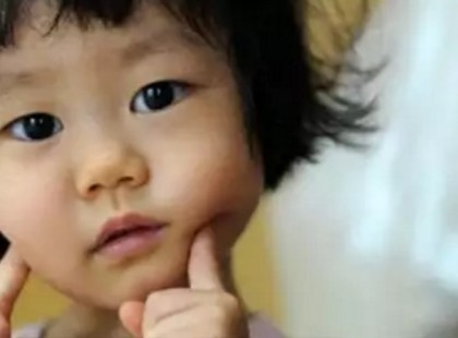 A japán gyerekek híresen tisztelettudóak, nem finnyásak, nem hisztiznek. Példát vehetnénk az ottani szülőkről!