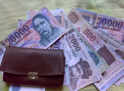 Egyszeri segély nyugdíjasoknak – azonnali 85,000 forintot kaphat a nagymama vagy a papa! --- OSSZÁTOK MEG, MERT SOK IDŐS EMBER NEM TUD RÓLA - KÖSZÖNJÜK !