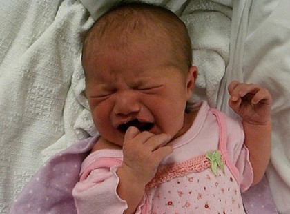 A baba zokog, amíg az már nem tud sírni többé. Az ok, amiért a szülei nem futnak oda hozzá, elgondolkodtató