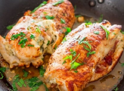 CSIRKEMÁJJAL TÖLTÖTT CSIRKEMELL, FENSÉGES ÍZKÖLTEMÉNY!