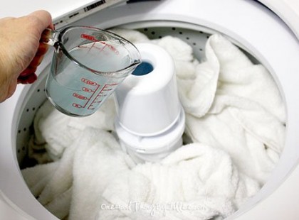 AMIÓTA LESZOKTAM AZ ÖBLÍTŐRŐL, ÉS EZT TESZEM A RUHÁKHOZ, SOKKAL ILLATOSABBAK, FEHÉREBBEK ÉS PUHÁBBAK!