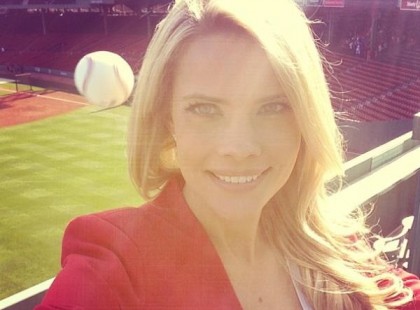 NAGY AZ ISTEN ÁLLATKERTJE ÉS IJESZTŐEN ALACSONY A KERÍTÉS!