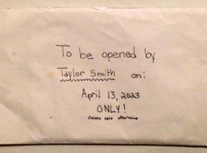 MIUTÁN LÁNYUK MEGHALT, MEGTALÁLTÁK EZT A SZÍVSZORÍTÓ LEVELET…