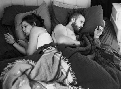 EGY FOTÓS ELTÜNTETTE A TELEFONOKAT A KÉPEIRŐL, AZ EREDMÉNY MEGDÖBBENTŐ...